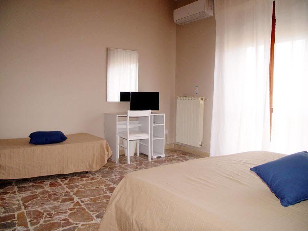 B&B Don Pedro Riposto Bagian luar foto